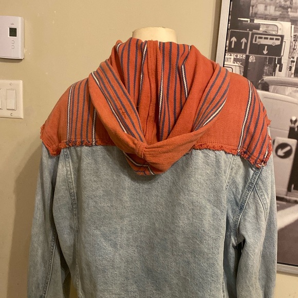 Free Prople Baja  crop denim hooded  jeans jacket size S - Picture 8 of 13